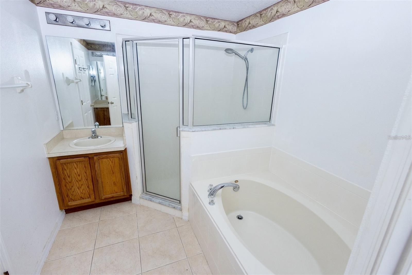 Image 5 of 13 For 818 Carrousel Lane