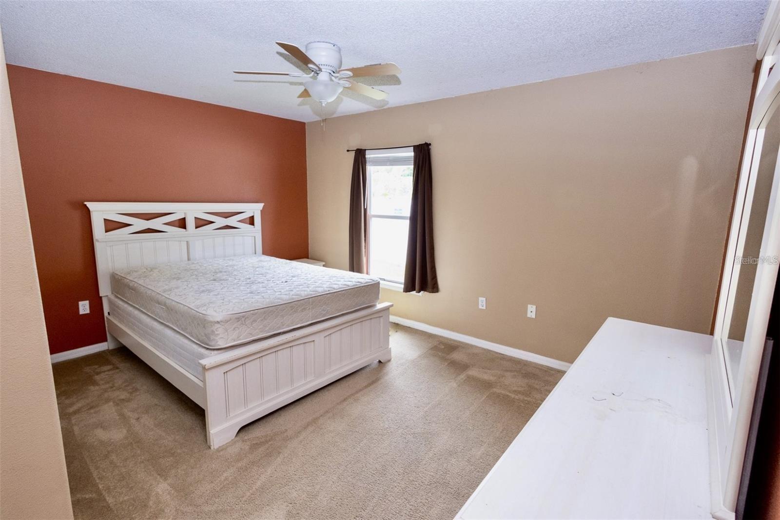 Image 6 of 13 For 818 Carrousel Lane