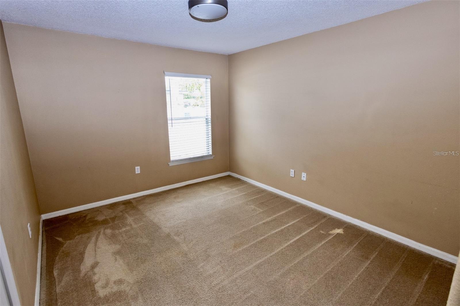 Image 8 of 13 For 818 Carrousel Lane