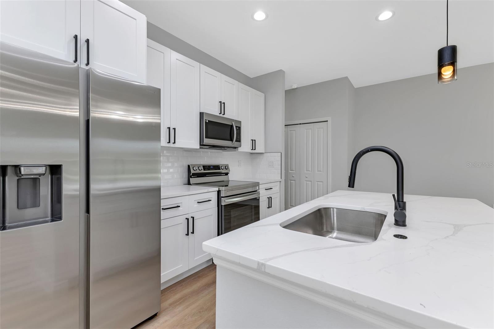 Image 15 of 18 For 924 Tropical Avenue Nw