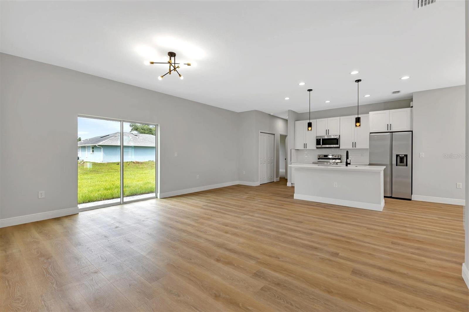 Image 17 of 18 For 924 Tropical Avenue Nw
