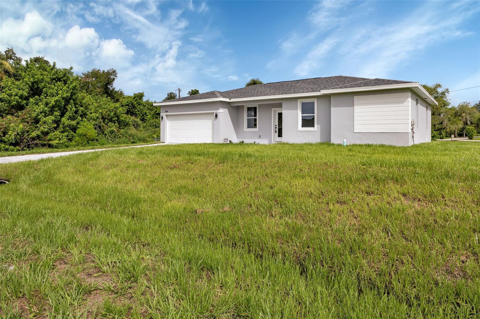 Image 2 of 18 For 924 Tropical Avenue Nw