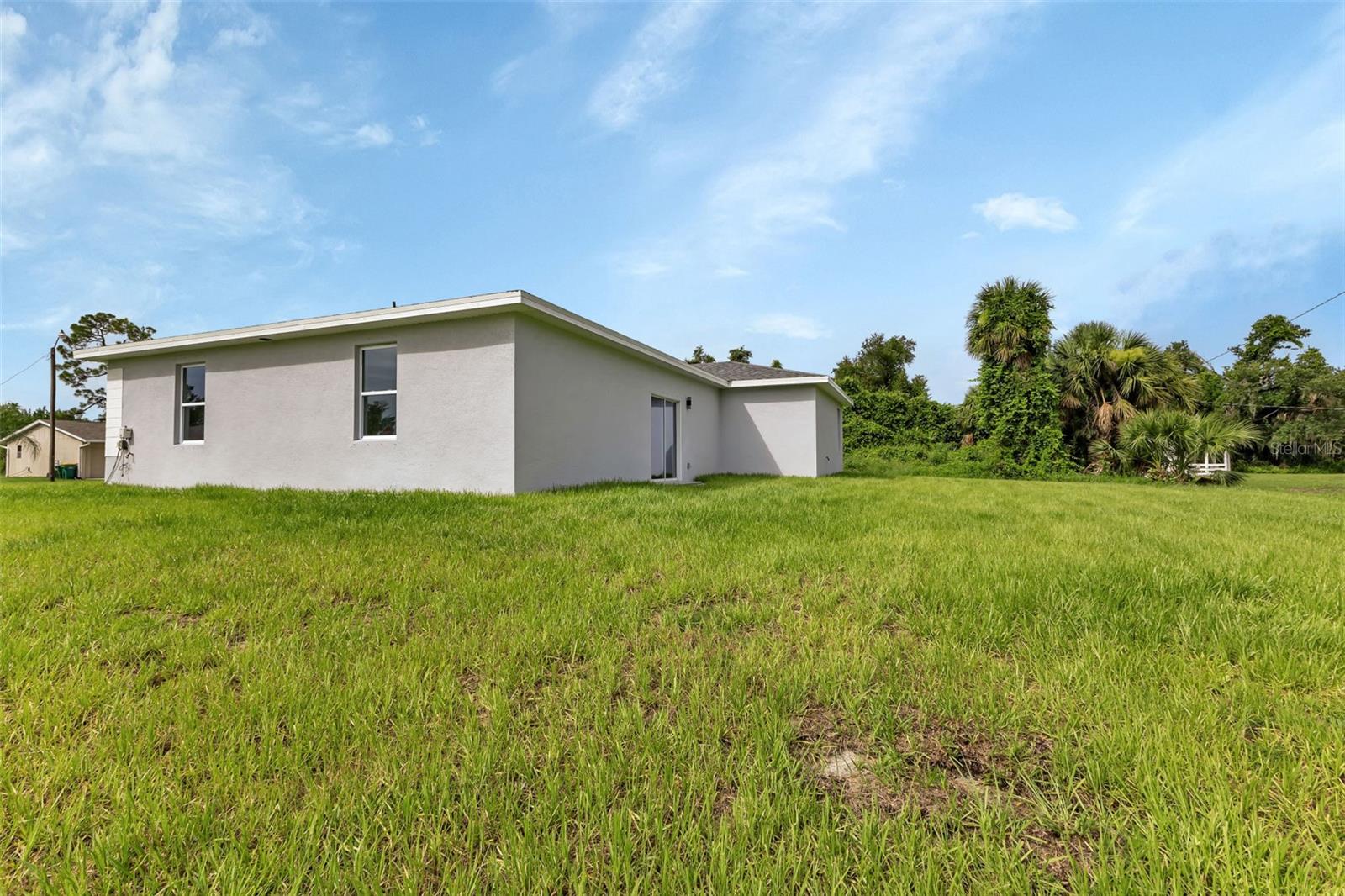 Image 5 of 18 For 924 Tropical Avenue Nw