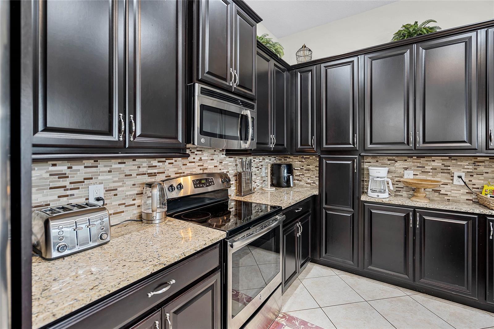 Image 6 of 50 For 510 Captiva Drive