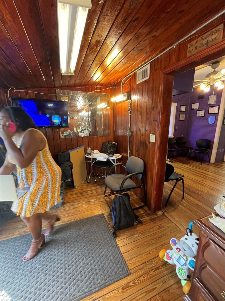 Image 11 of 26 For 2106 1st Street N