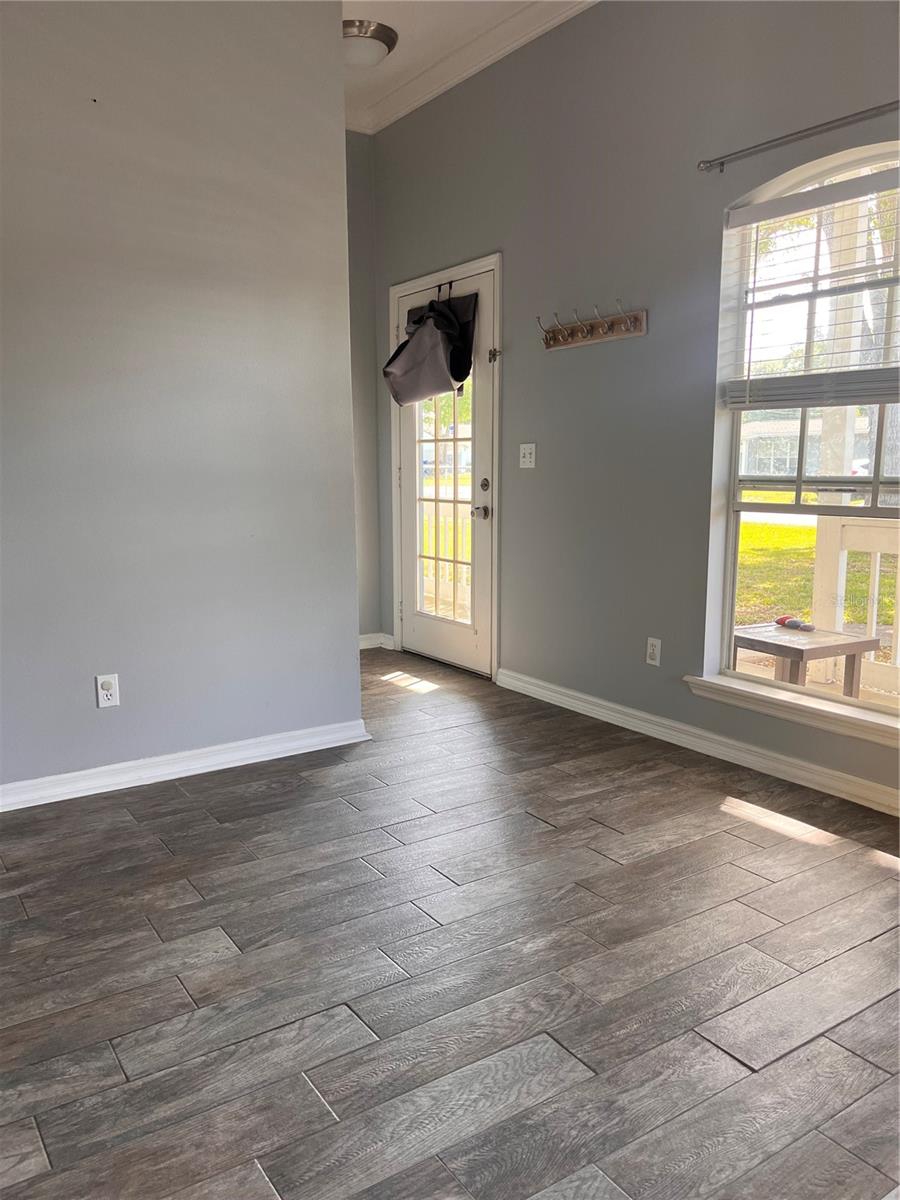 Image 12 of 41 For 517 Jersey Avenue