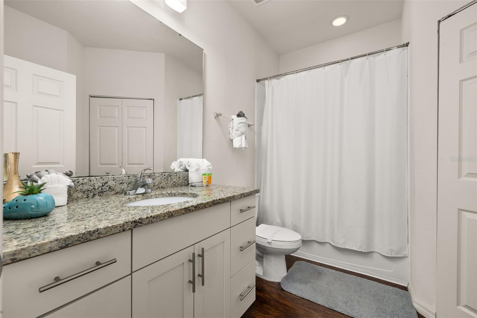 Image 25 of 65 For 8996 Silver Place