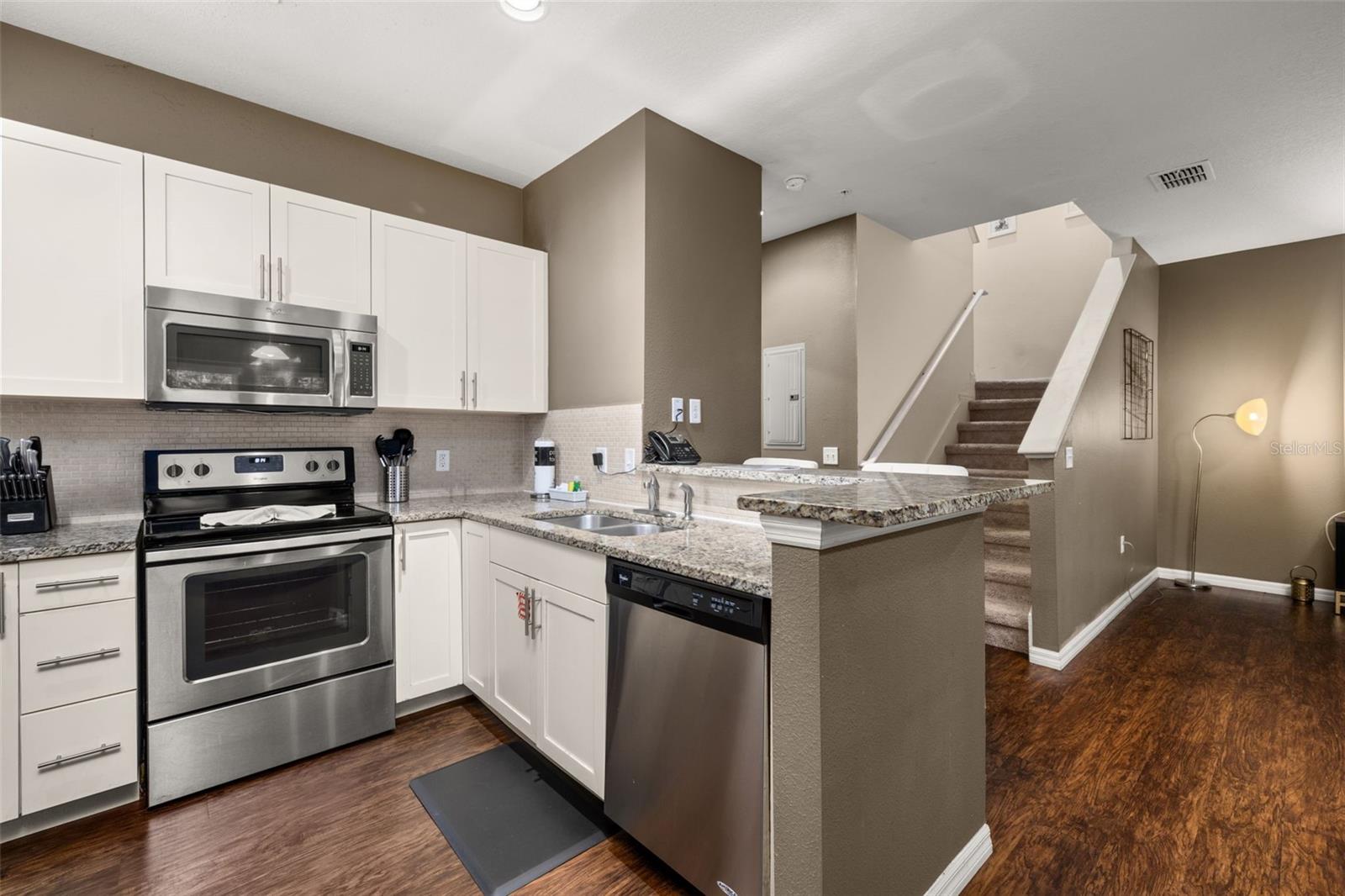 Image 7 of 65 For 8996 Silver Place