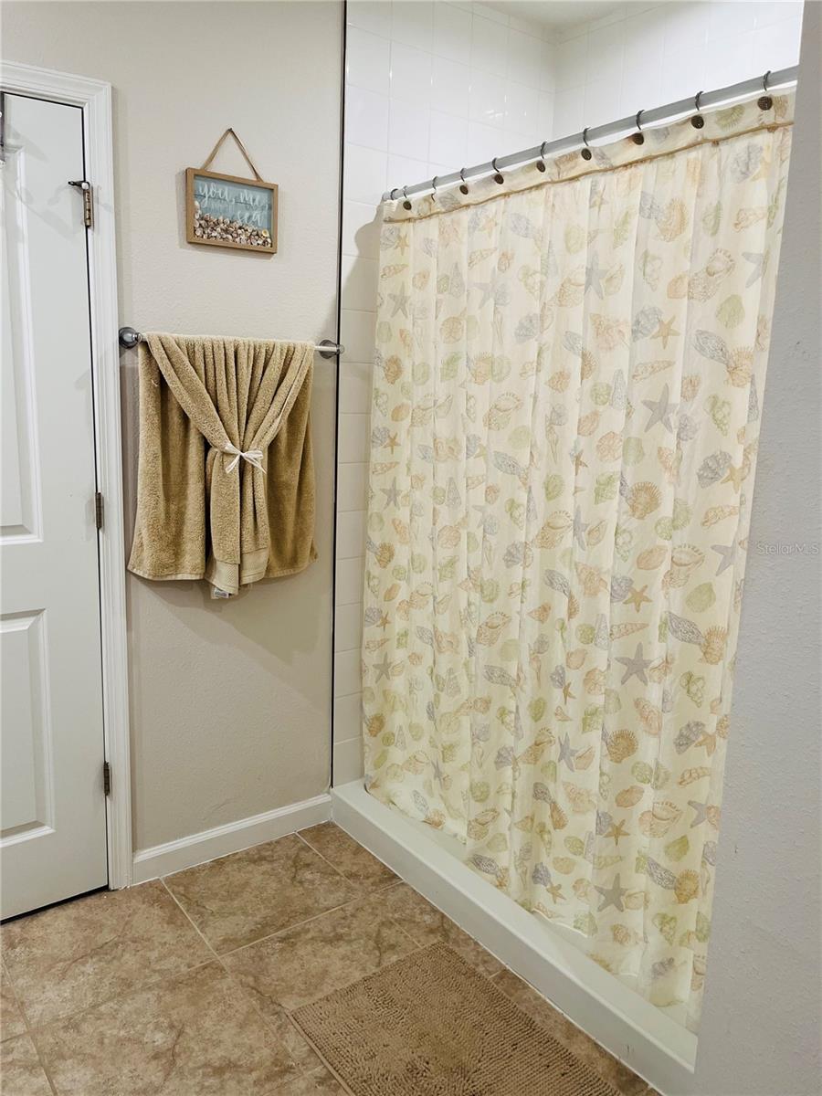 Image 17 of 23 For 1511 Haines Drive