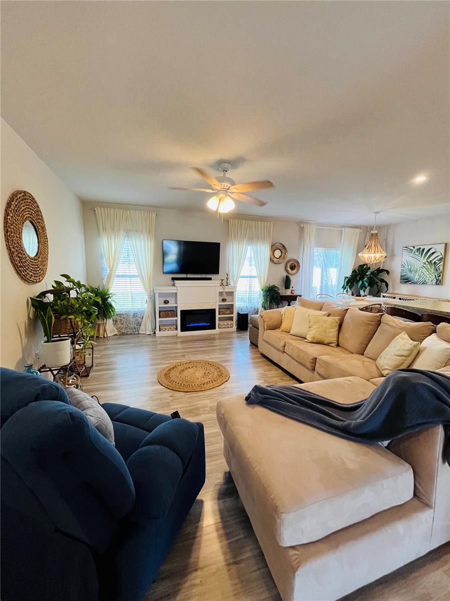 Image 3 of 23 For 1511 Haines Drive