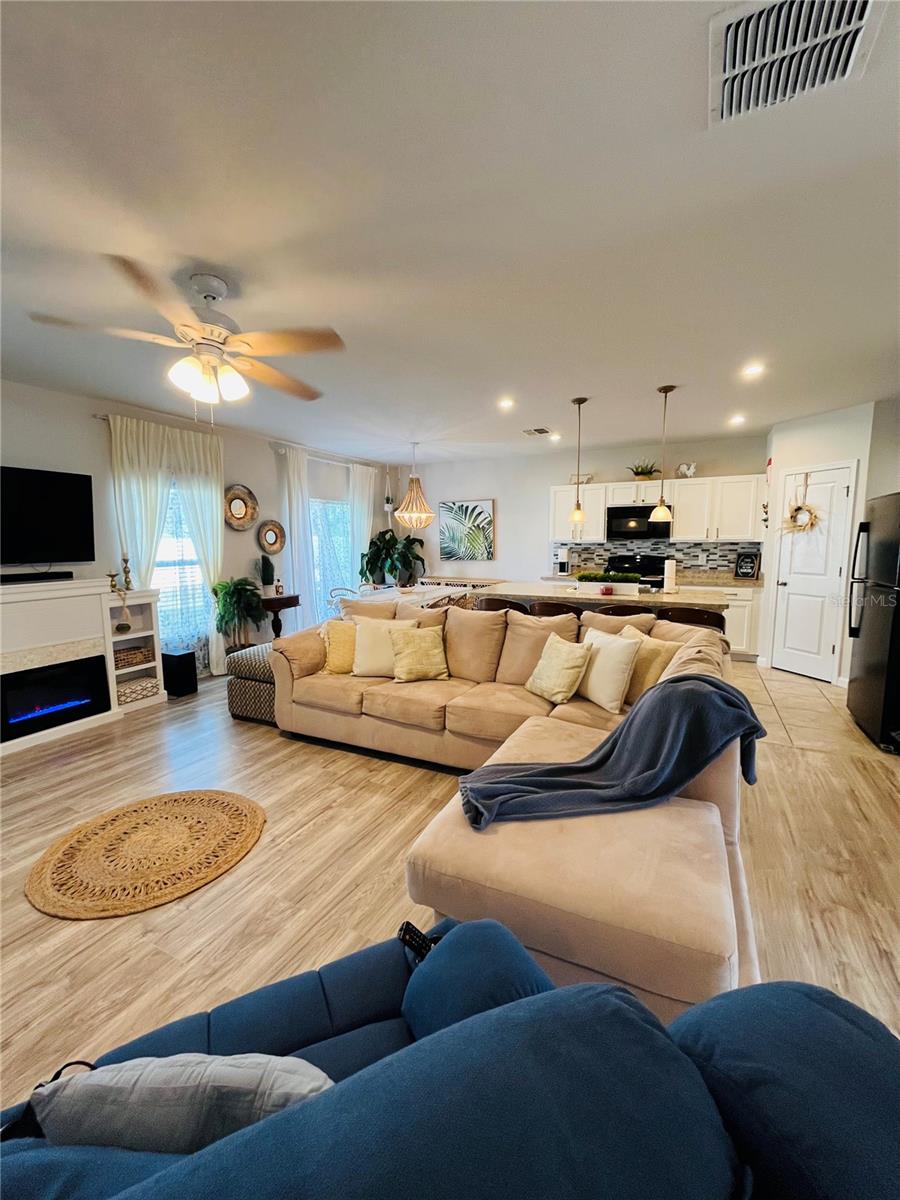 Image 4 of 23 For 1511 Haines Drive