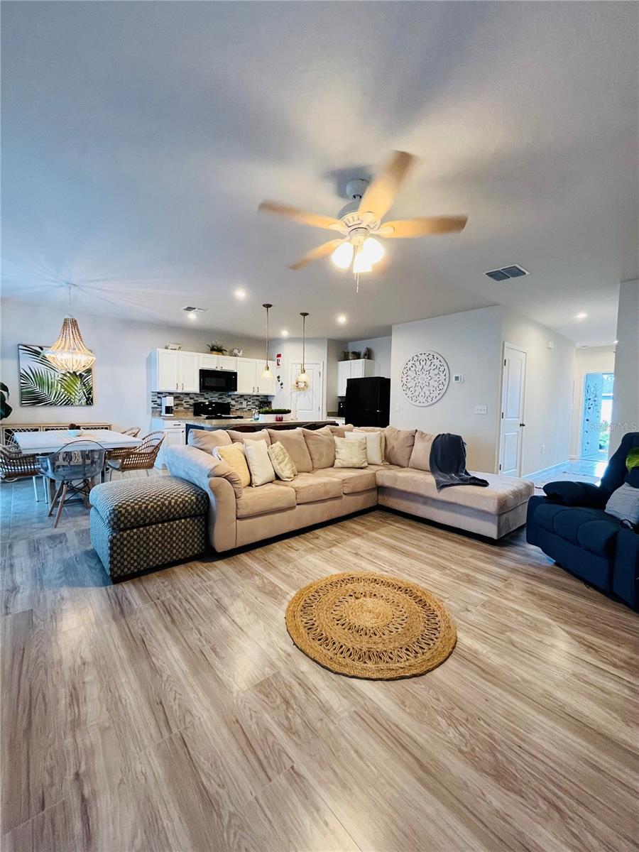 Image 7 of 23 For 1511 Haines Drive