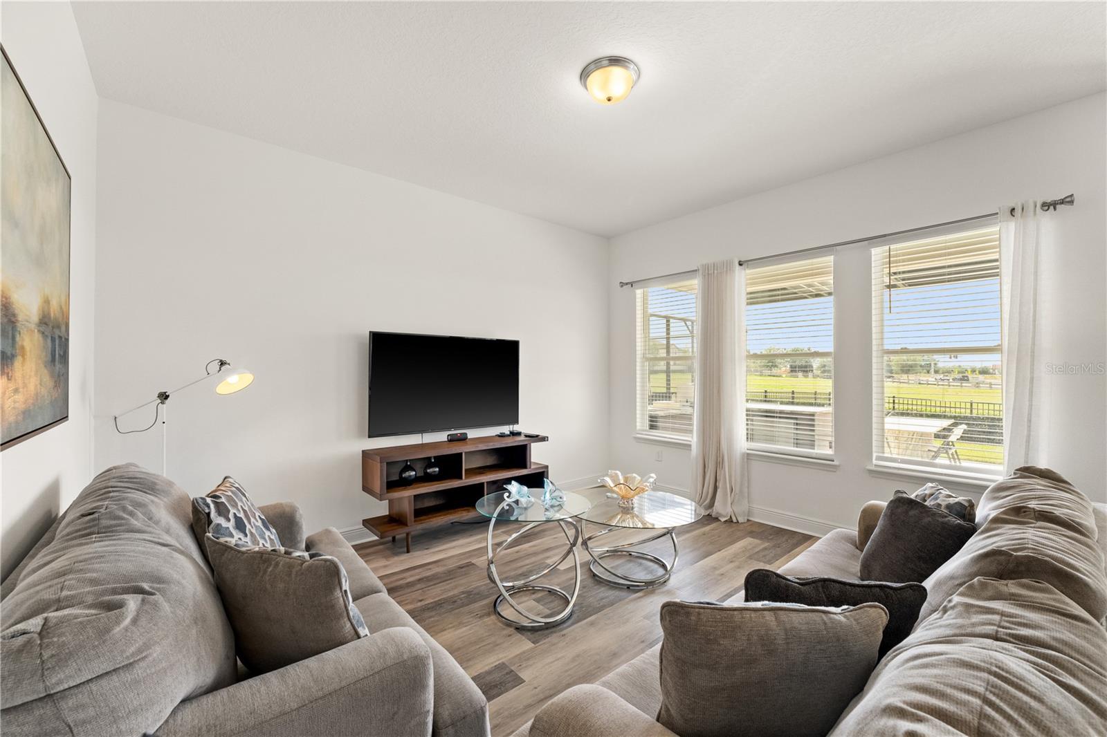 Image 11 of 25 For 9846 Emerald Berry Drive
