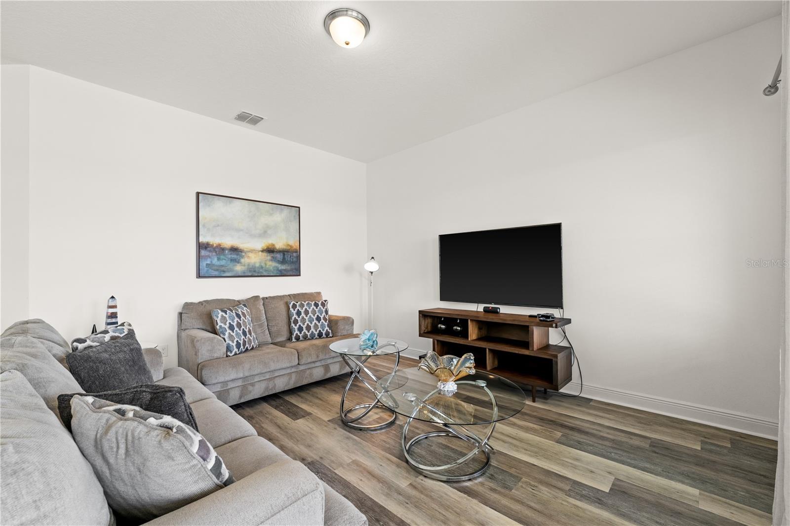 Image 13 of 25 For 9846 Emerald Berry Drive