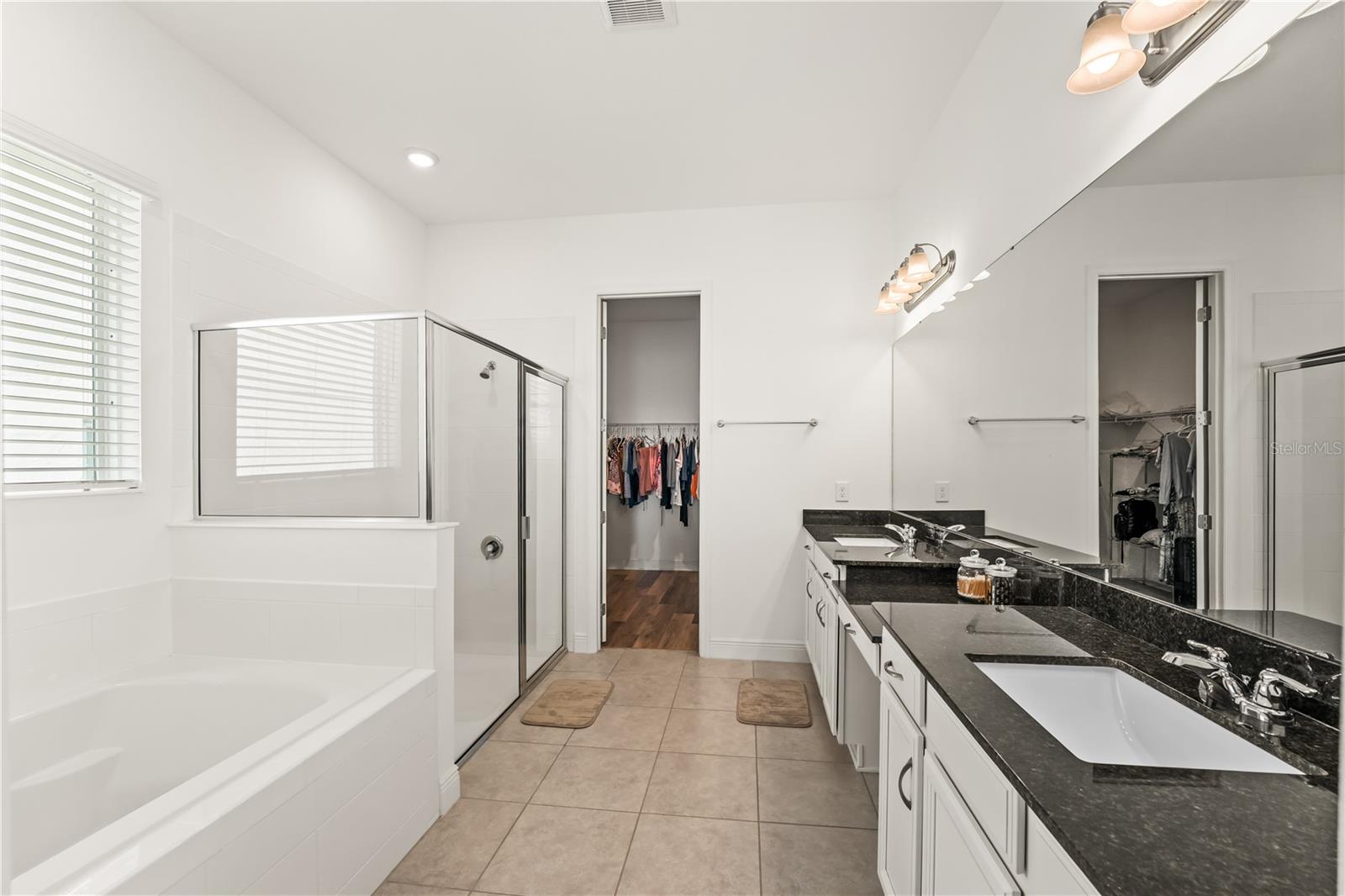 Image 16 of 25 For 9846 Emerald Berry Drive