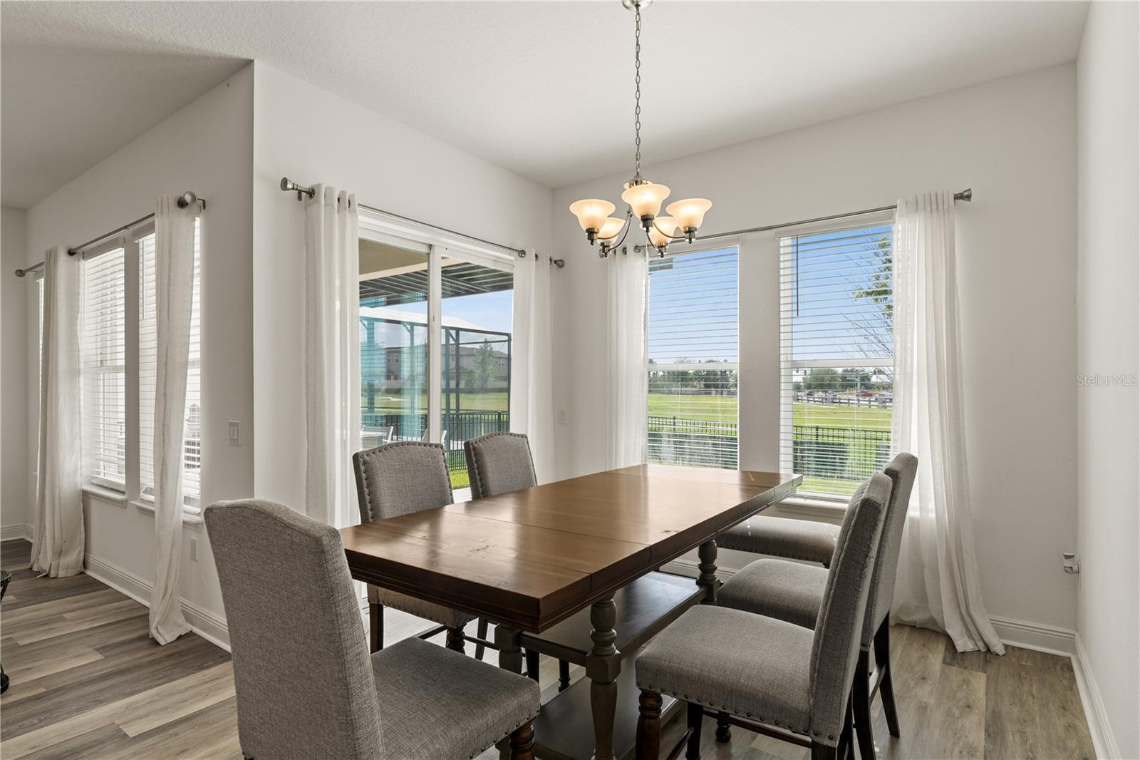 Image 19 of 25 For 9846 Emerald Berry Drive