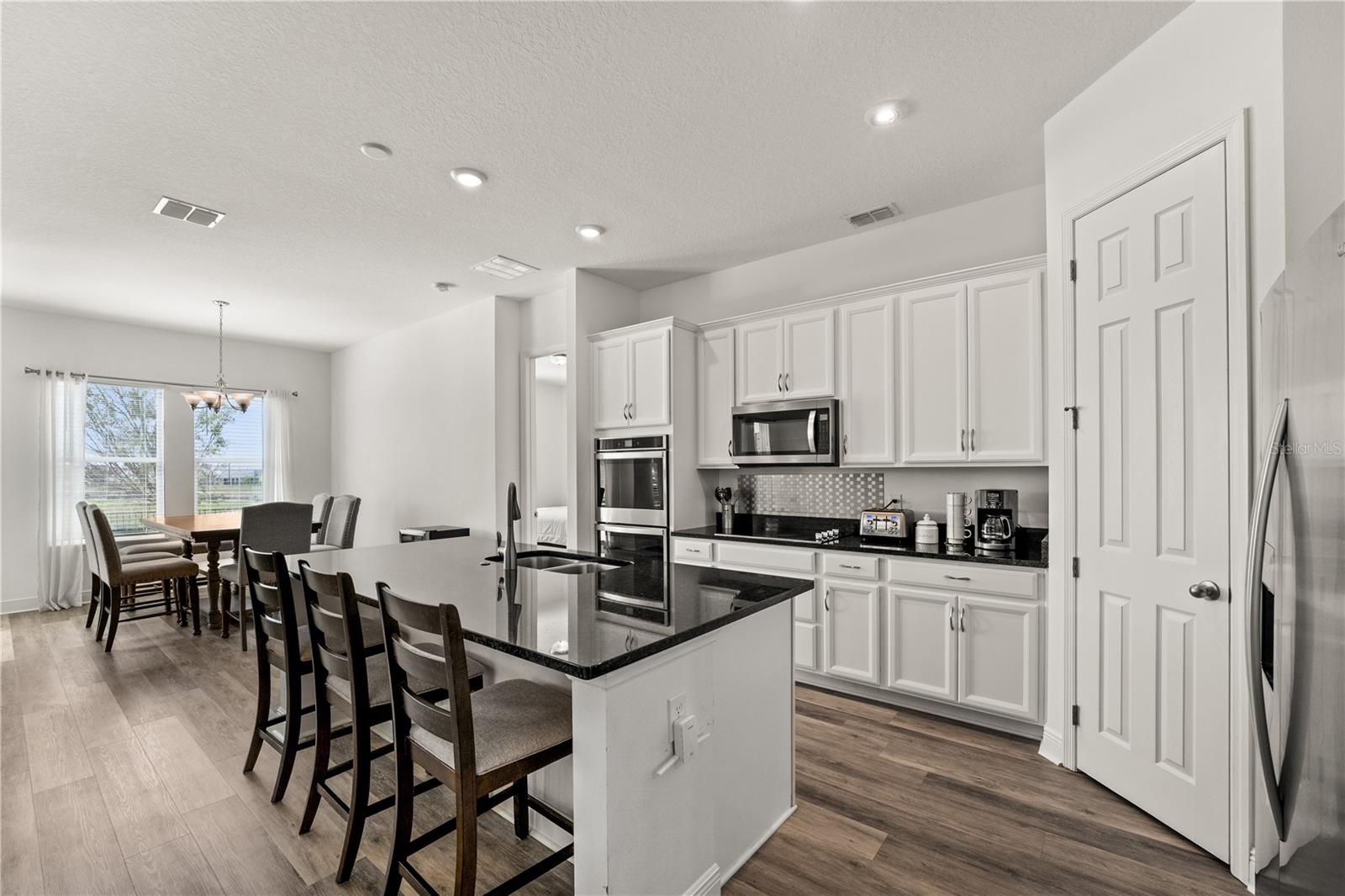 Image 8 of 25 For 9846 Emerald Berry Drive