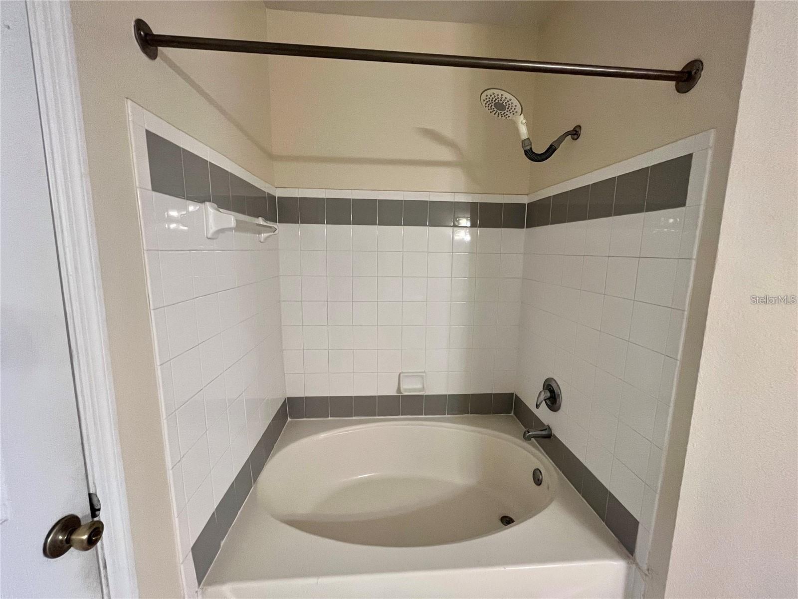 Image 6 of 18 For 6412 Queens Borough Avenue 313
