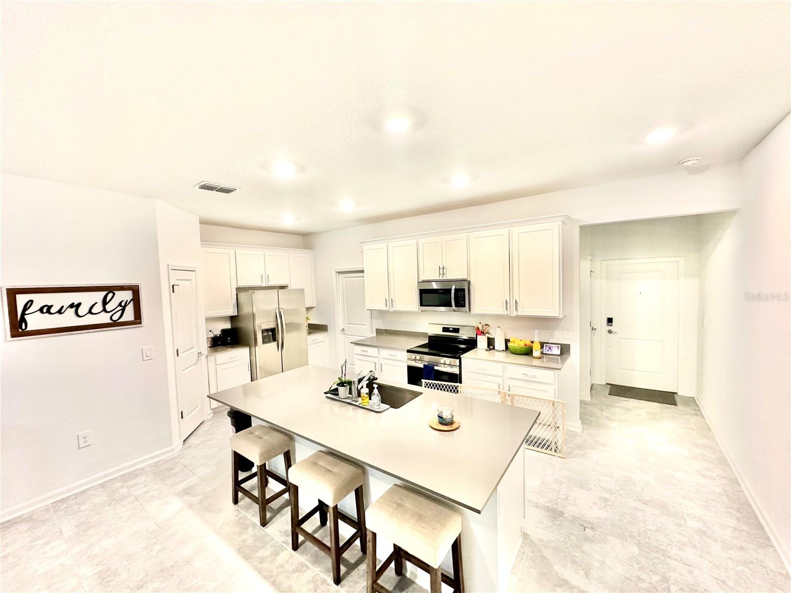 Image 4 of 18 For 5990 Blissful Street