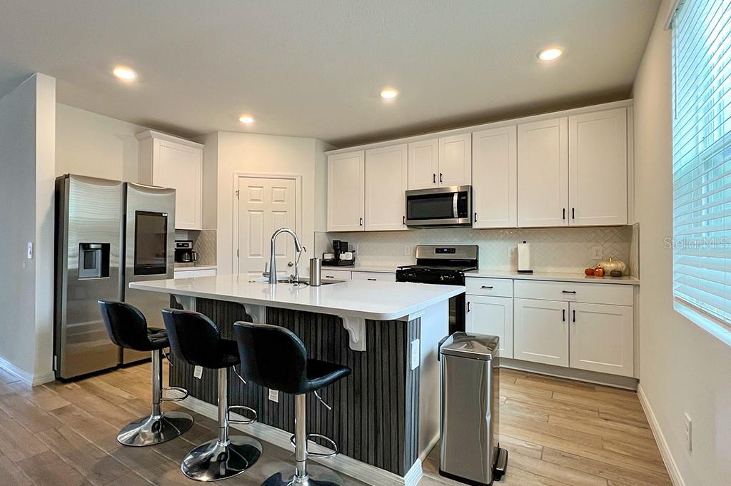 Image 3 of 37 For 2943 Sunstar Drive