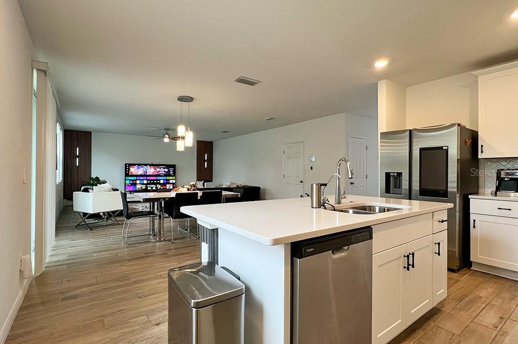 Image 6 of 37 For 2943 Sunstar Drive