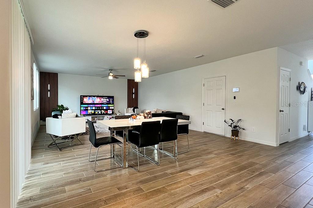 Image 8 of 37 For 2943 Sunstar Drive
