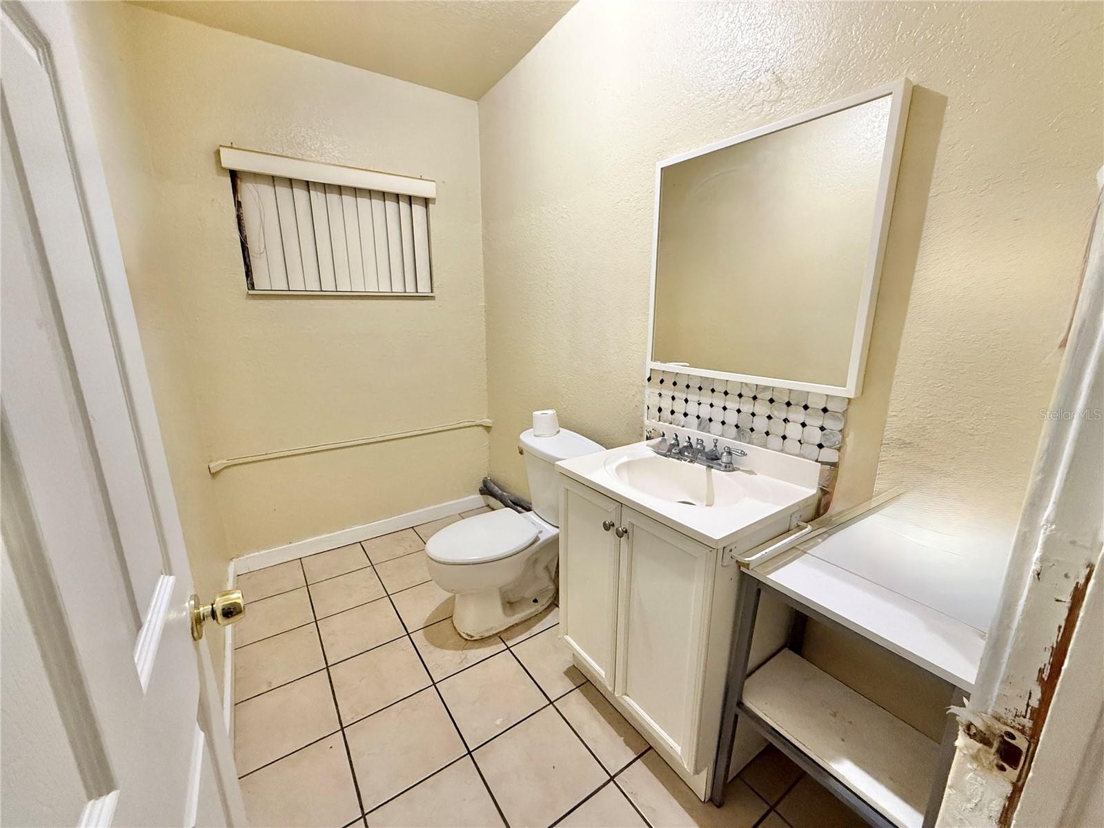Image 12 of 32 For 2720 W Vine St