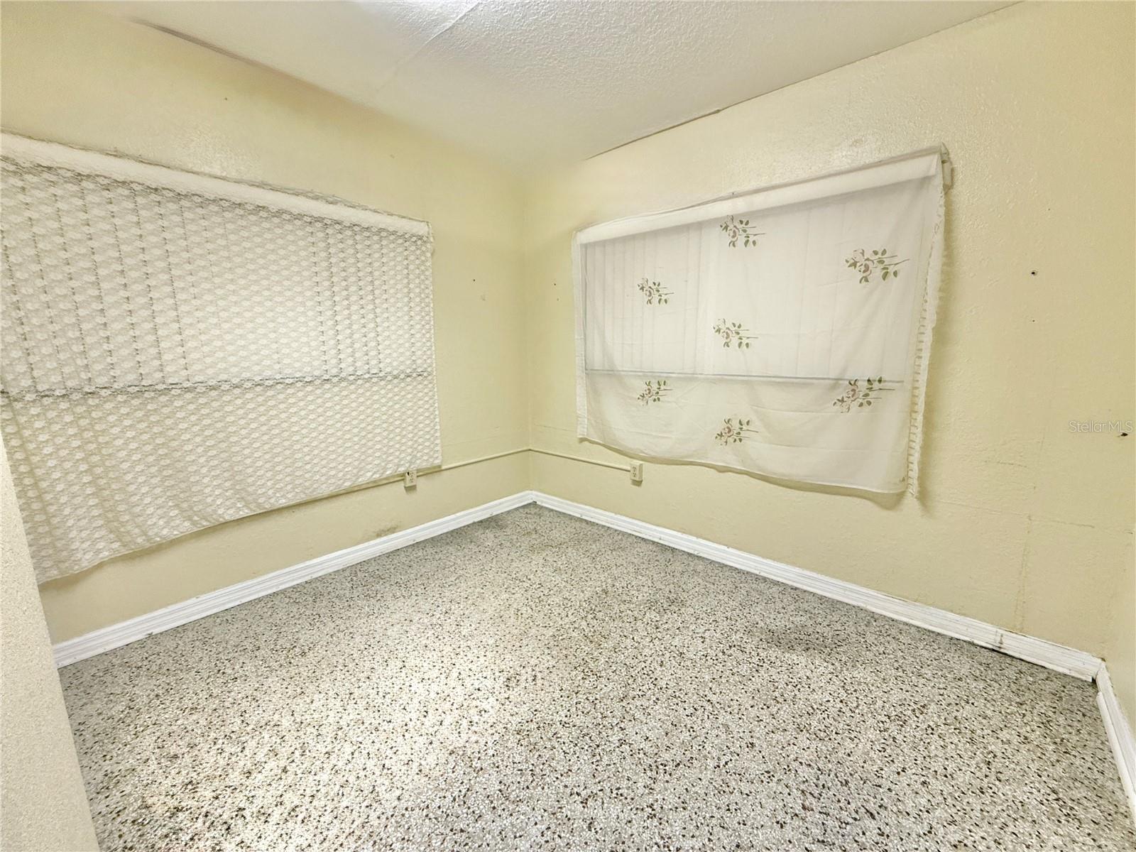 Image 15 of 32 For 2720 W Vine St