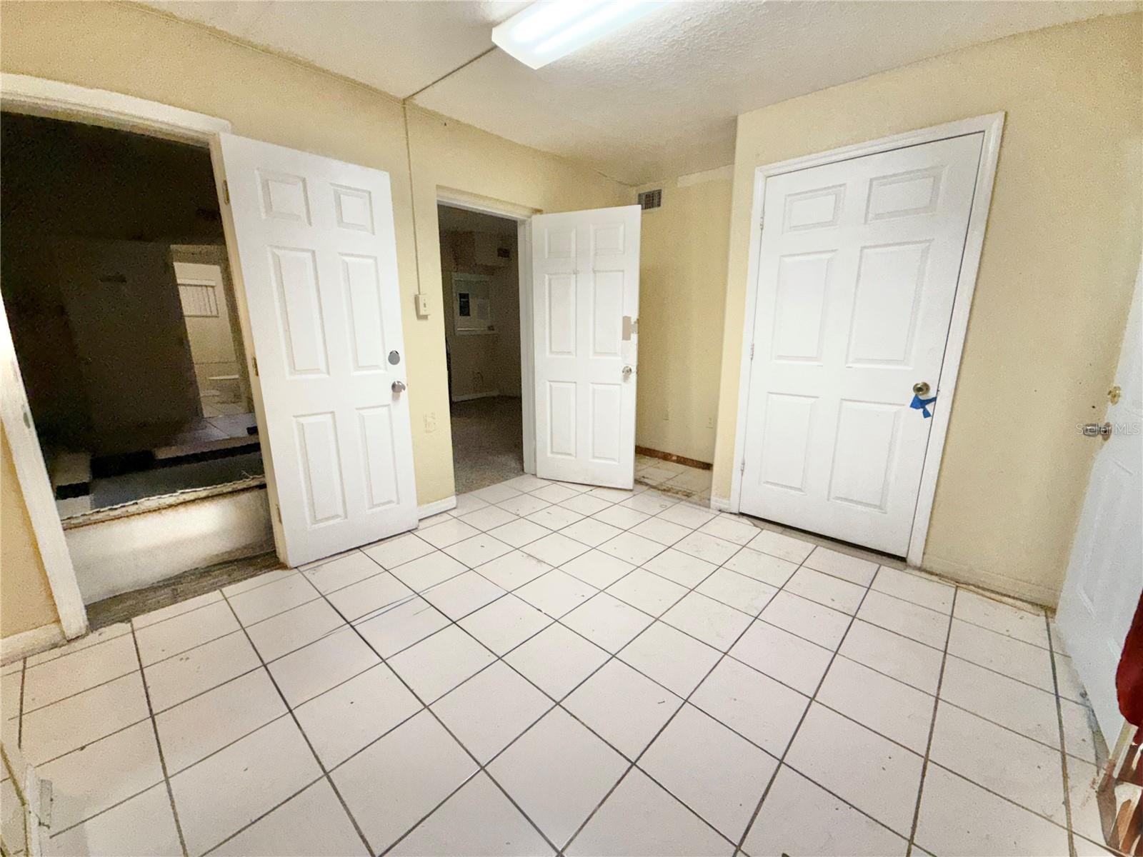 Image 18 of 32 For 2720 W Vine St