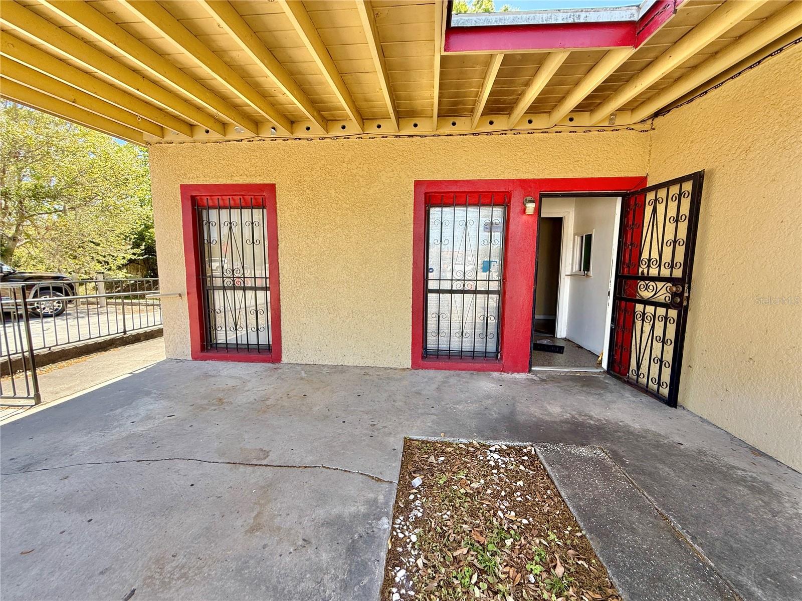 Image 2 of 32 For 2720 W Vine St