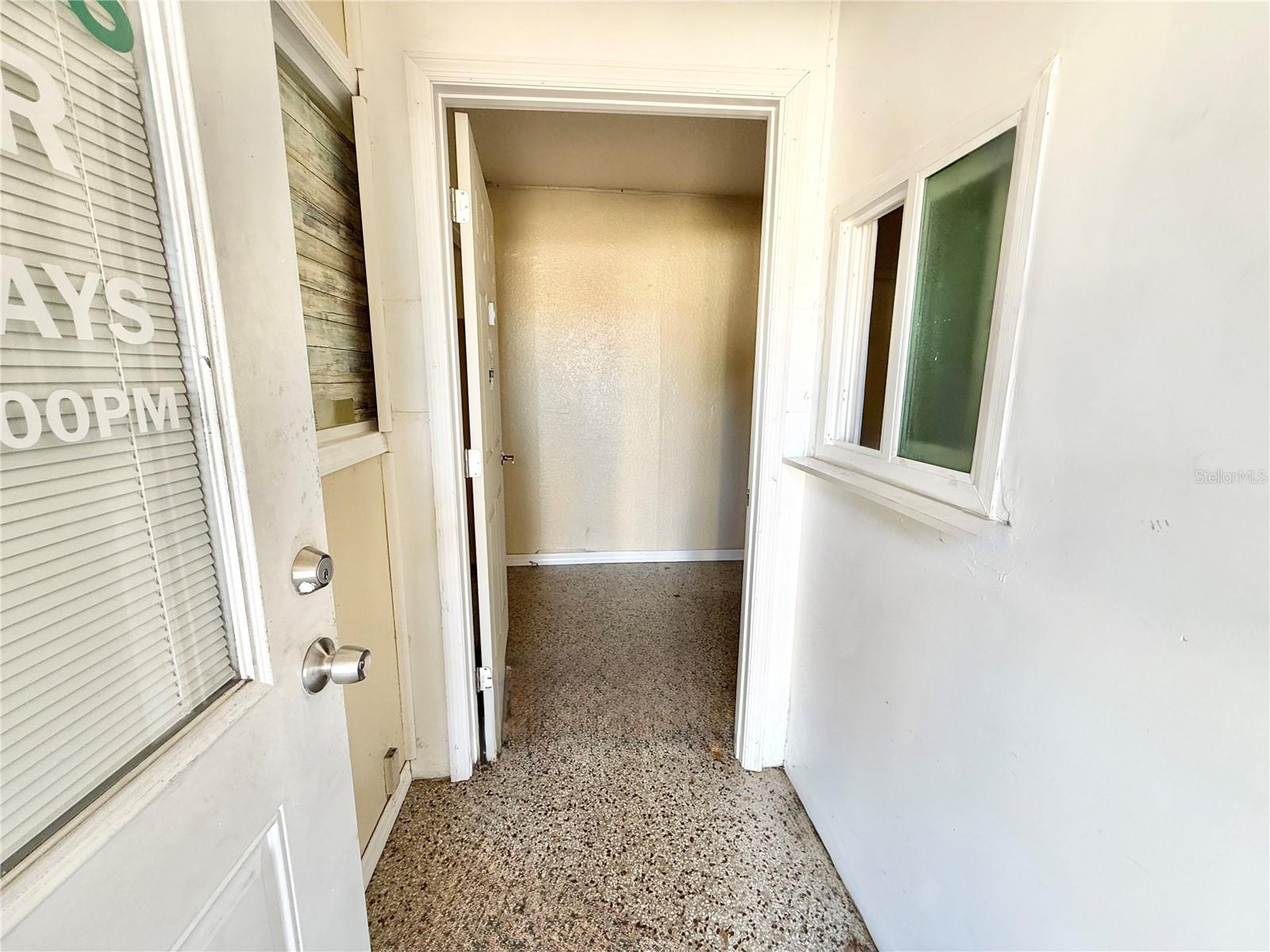 Image 3 of 32 For 2720 W Vine St