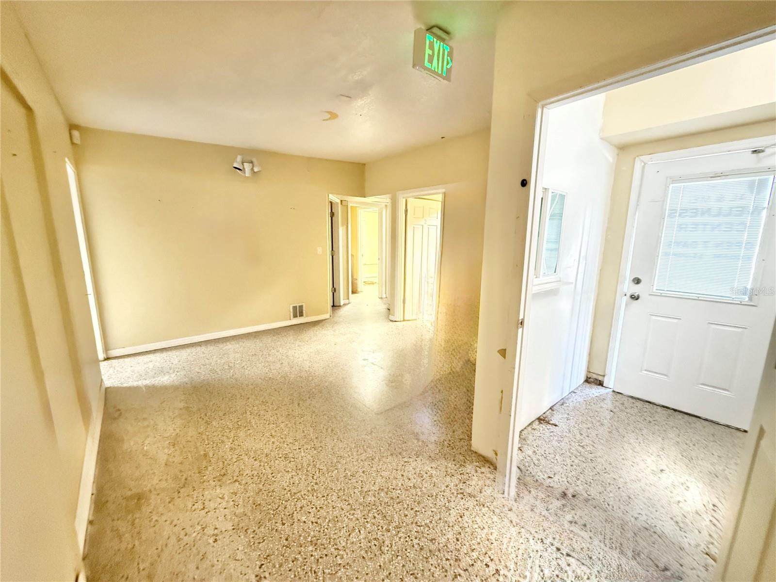 Image 5 of 32 For 2720 W Vine St