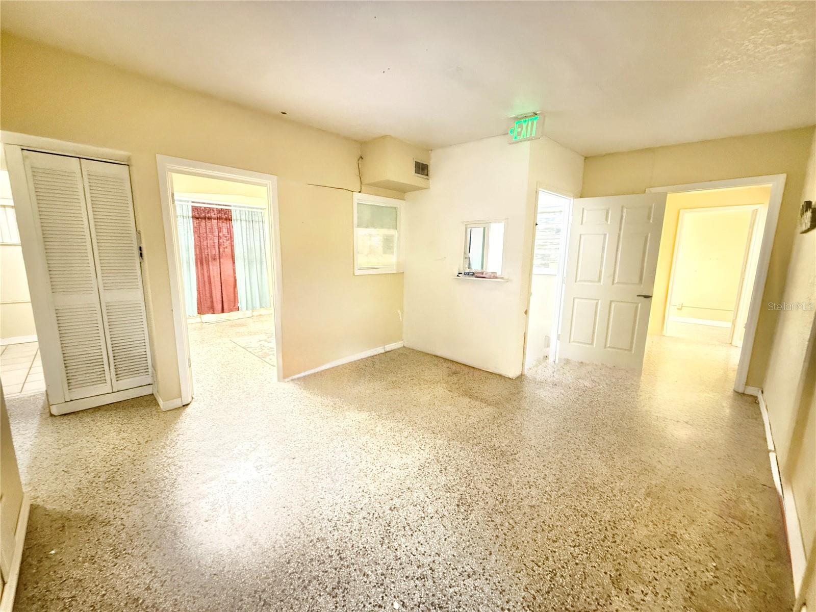 Image 6 of 32 For 2720 W Vine St