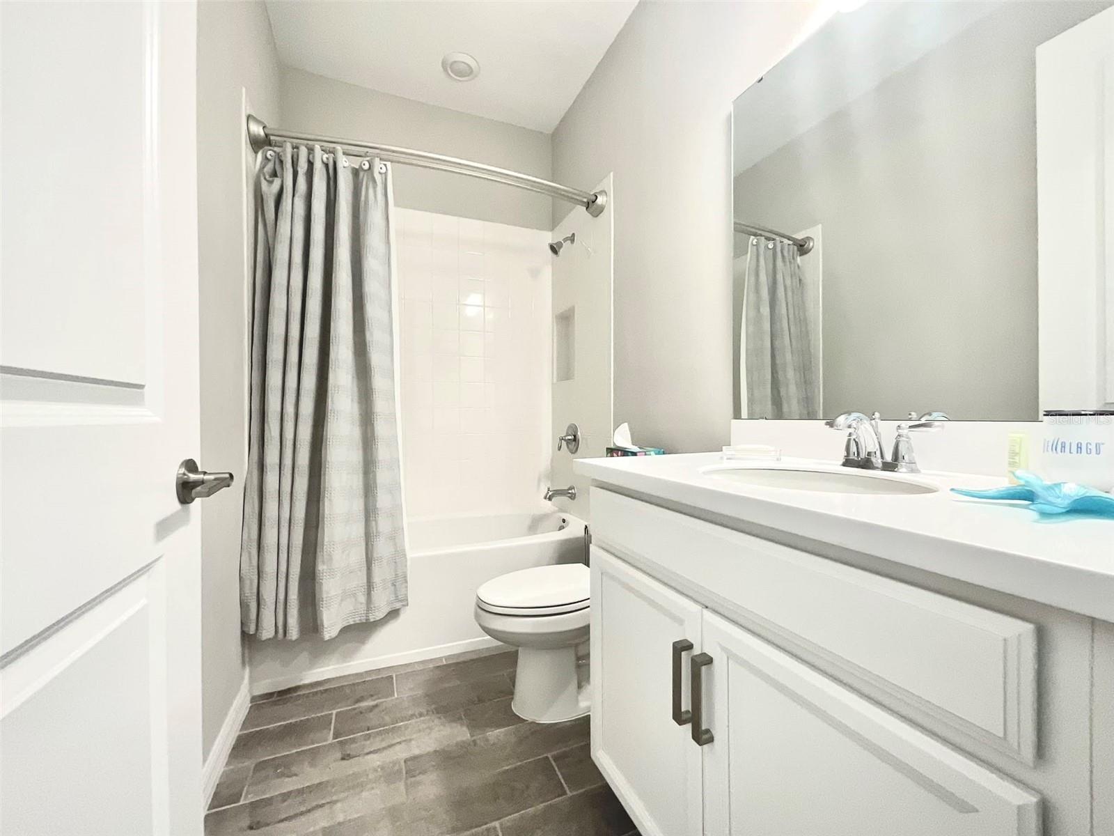 Image 31 of 71 For 1741 Goblet Cove Street