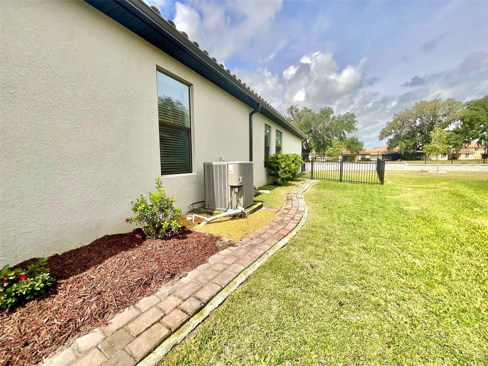 Image 5 of 71 For 1741 Goblet Cove Street