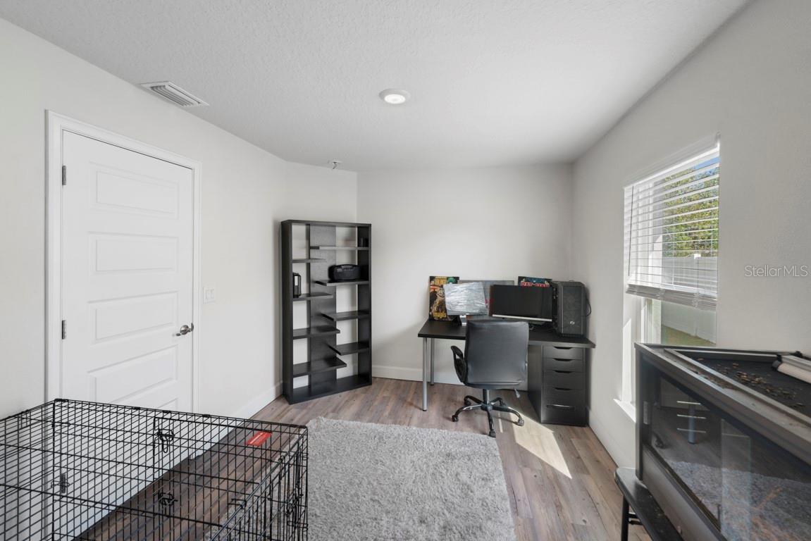 Image 15 of 32 For 311 Athabasca Place