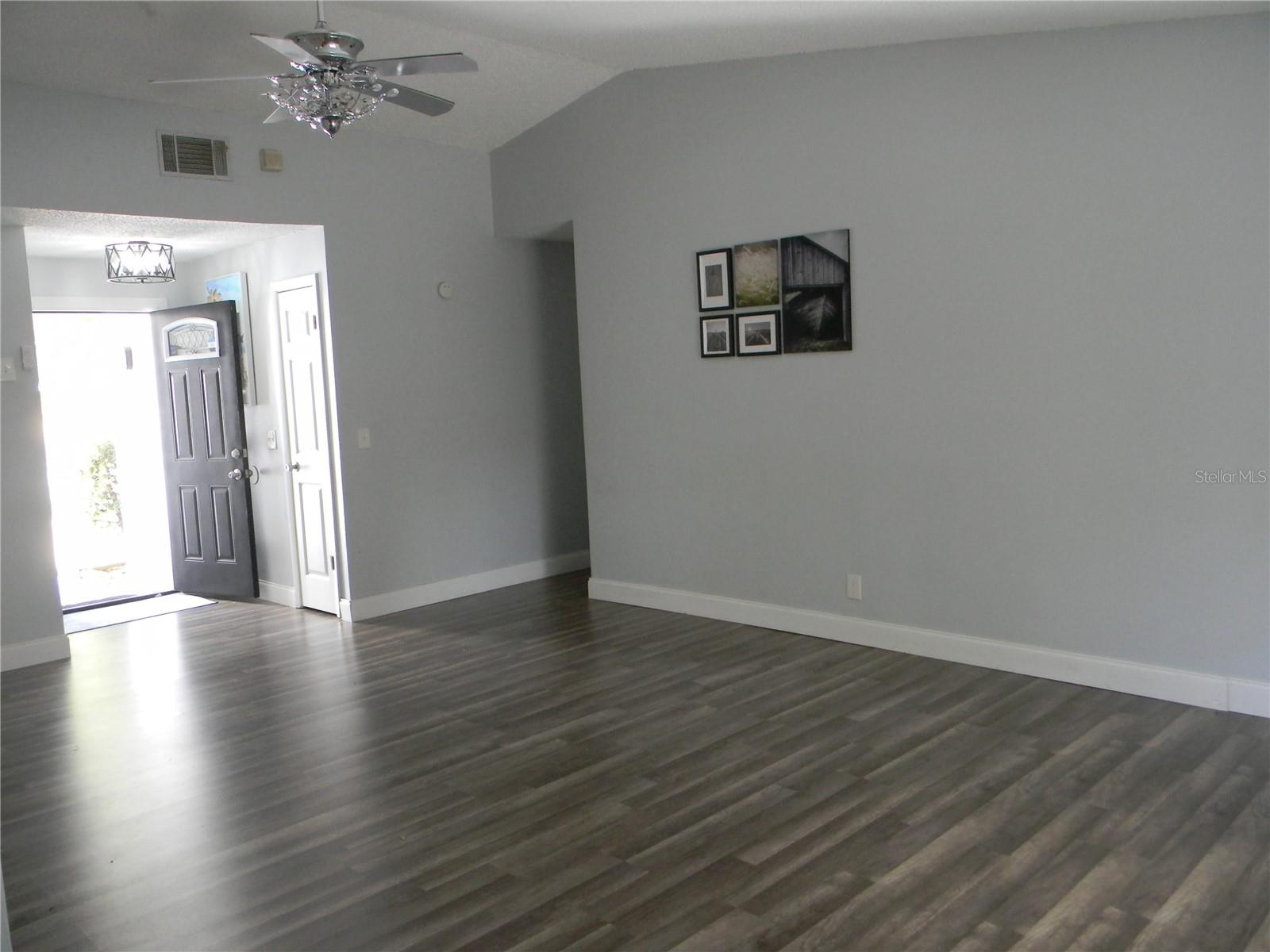 Image 23 of 29 For 2948 Willow Bend Boulevard