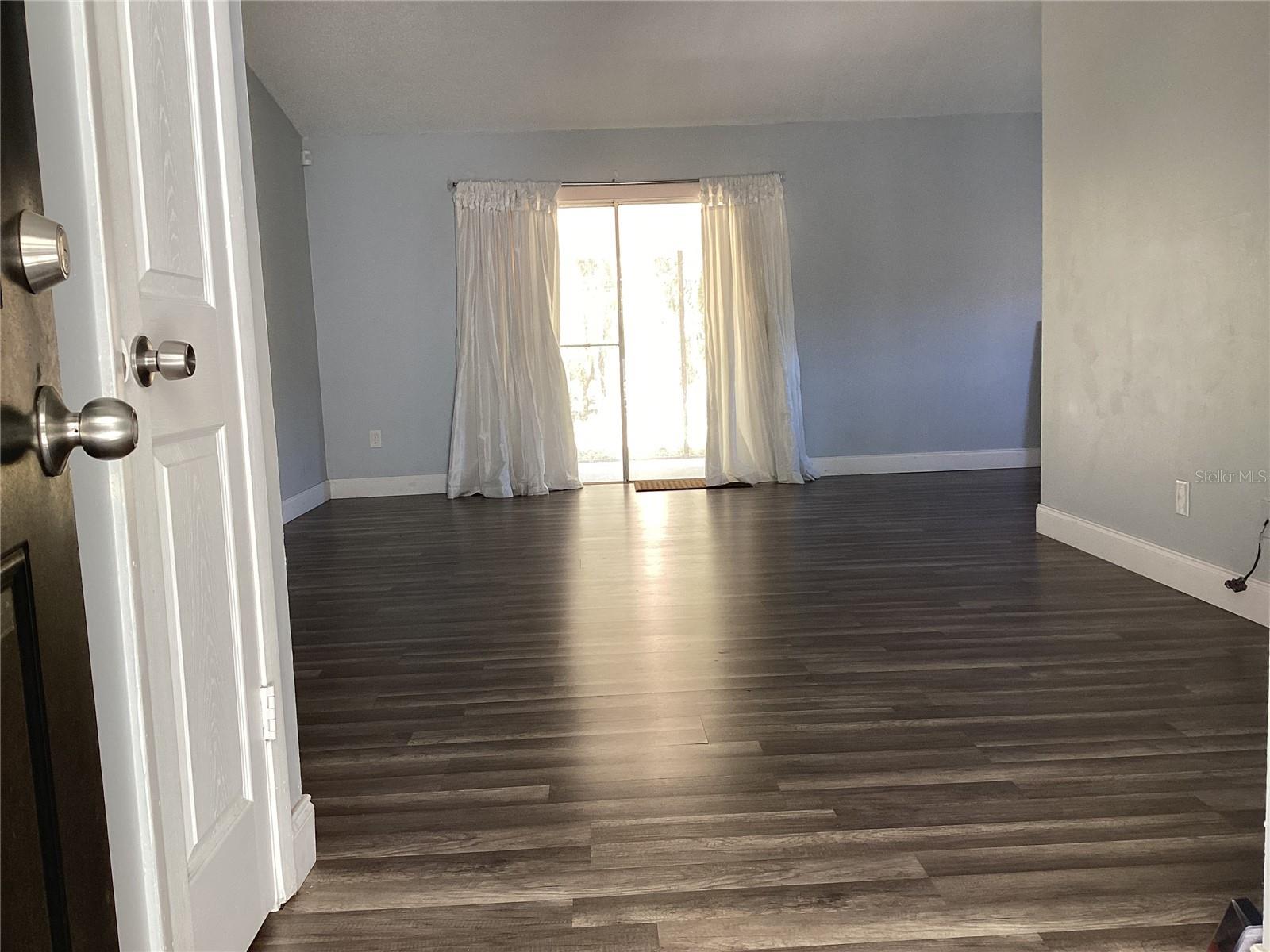 Image 3 of 22 For 2948 Willow Bend Boulevard