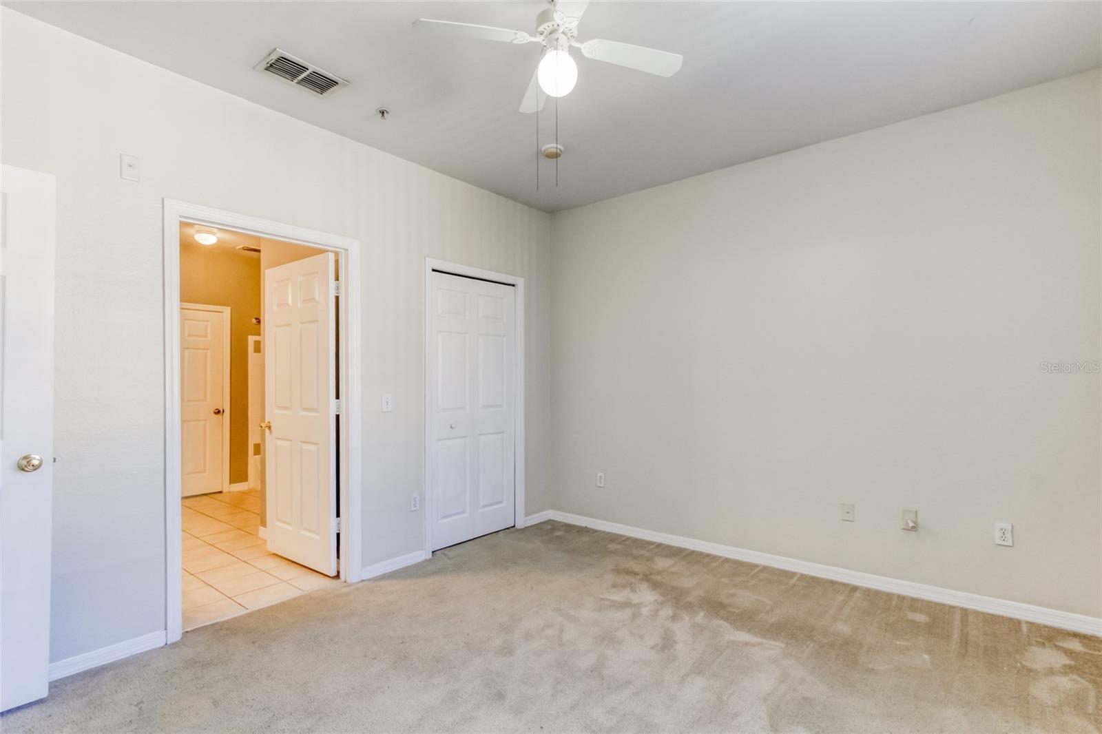 Image 11 of 48 For 3209 Parkchester Square Boulevard 304