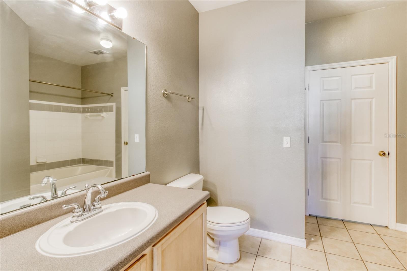 Image 15 of 48 For 3209 Parkchester Square Boulevard 304