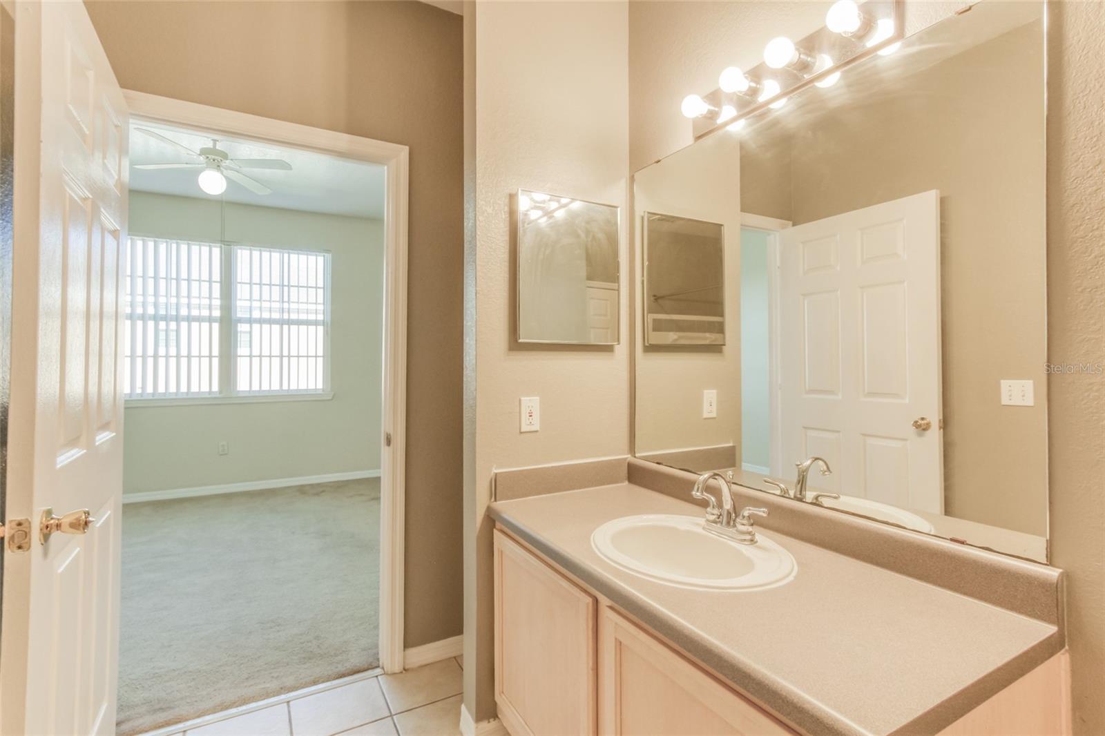 Image 17 of 48 For 3209 Parkchester Square Boulevard 304