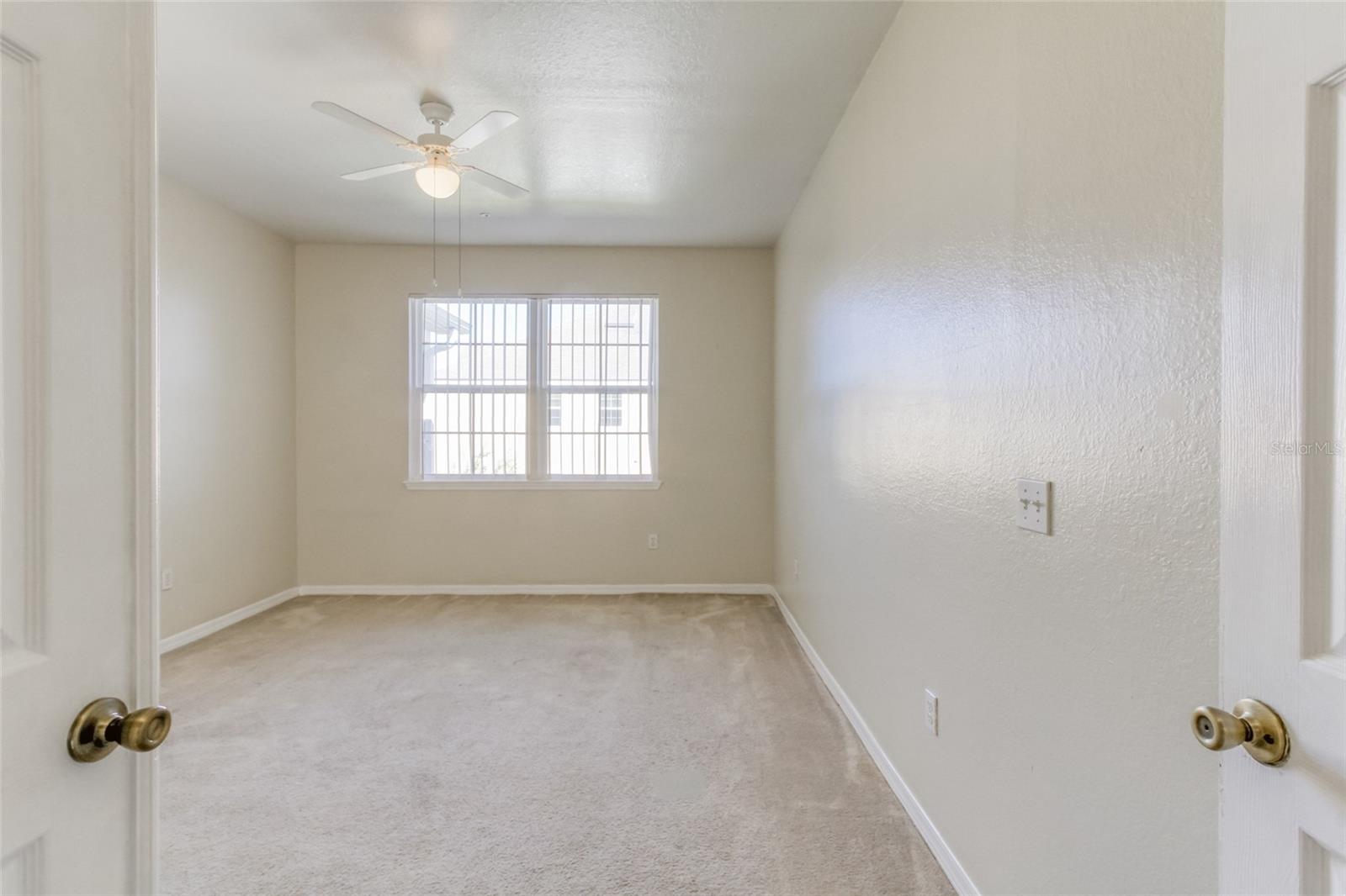 Image 18 of 48 For 3209 Parkchester Square Boulevard 304