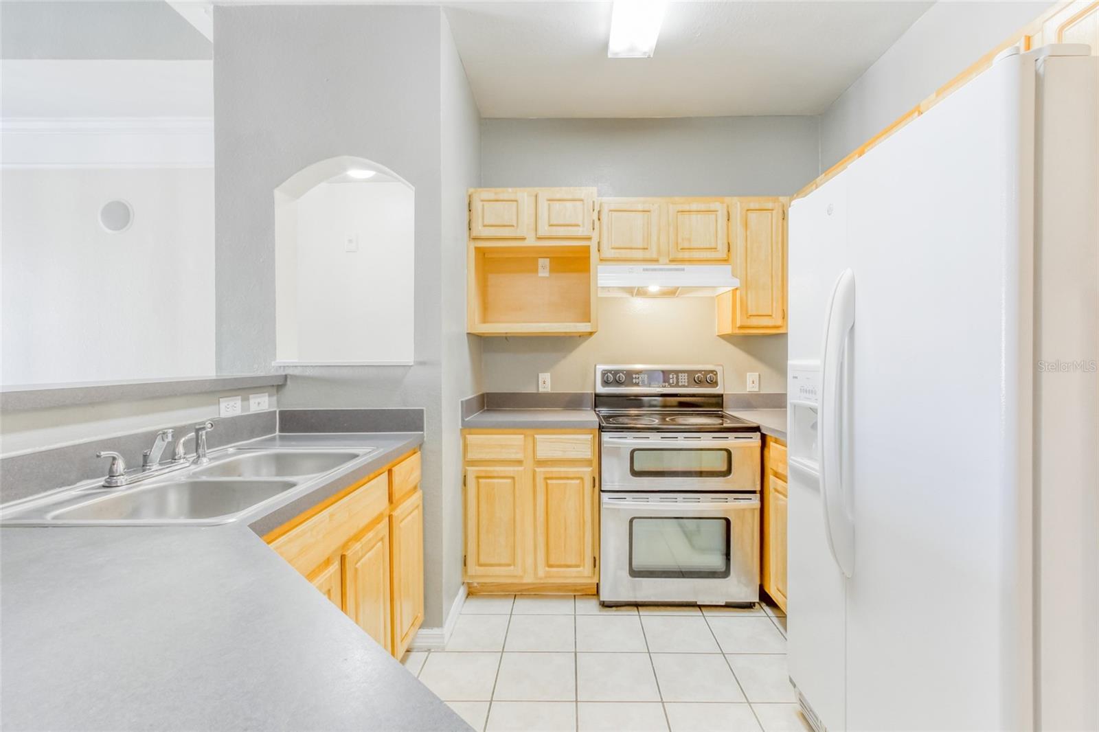 Image 3 of 48 For 3209 Parkchester Square Boulevard 304