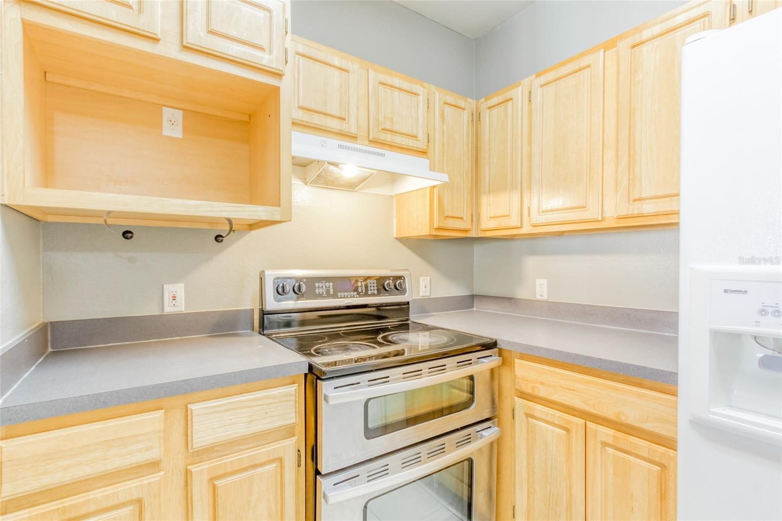 Image 4 of 48 For 3209 Parkchester Square Boulevard 304