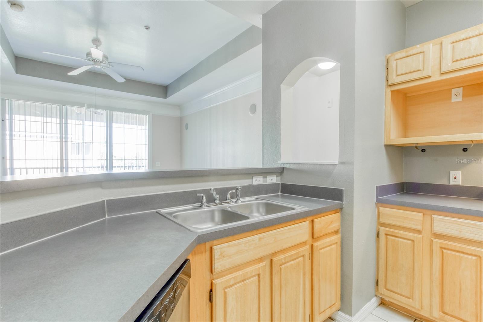 Image 5 of 48 For 3209 Parkchester Square Boulevard 304