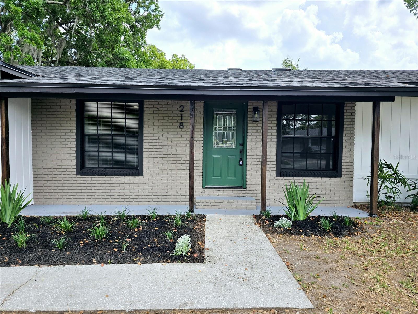 Image 4 of 45 For 218 Magnolia Avenue