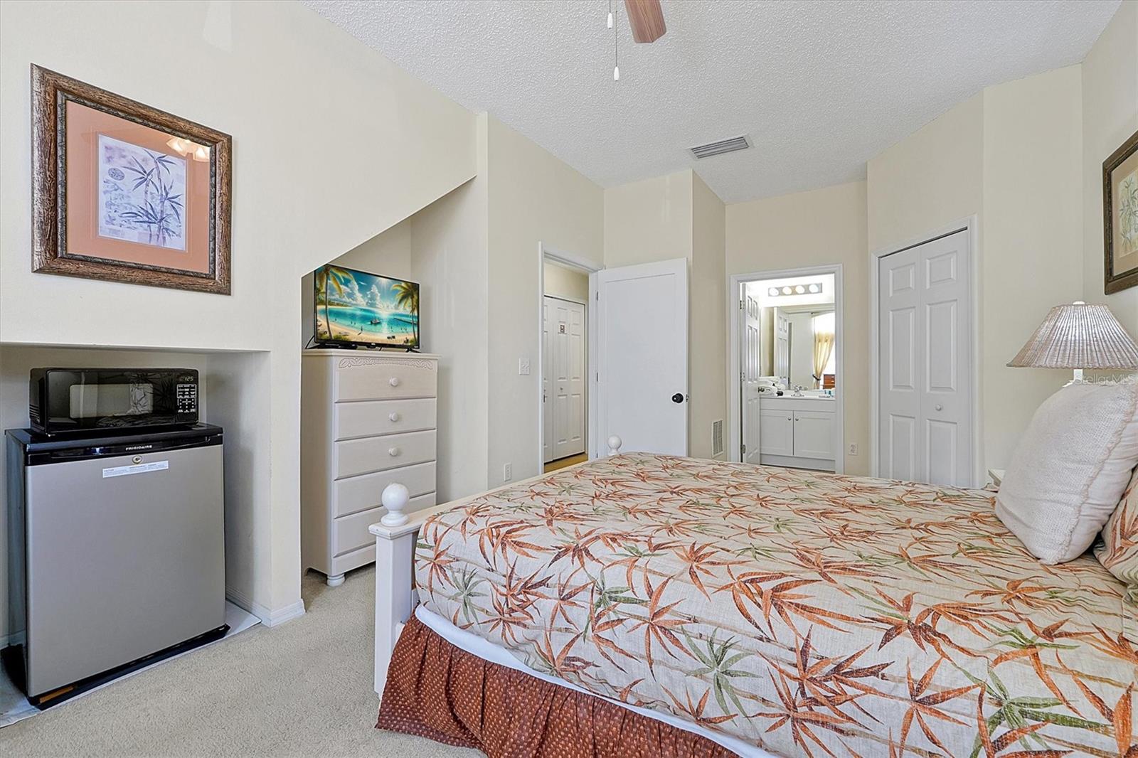 Image 16 of 61 For 8419 Blue Lagoon Drive
