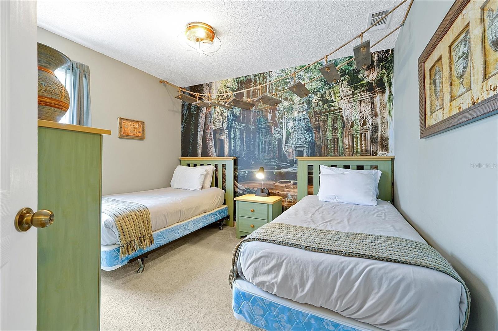 Image 31 of 61 For 8419 Blue Lagoon Drive
