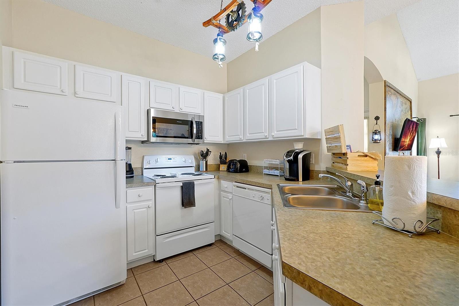 Image 9 of 61 For 8419 Blue Lagoon Drive