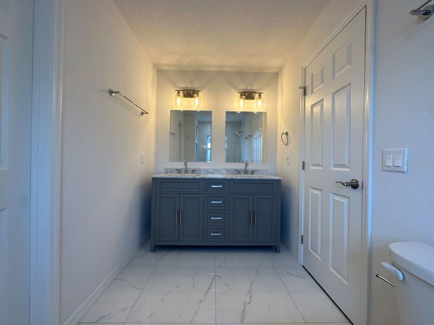 Image 21 of 25 For 409 St Johns Lane
